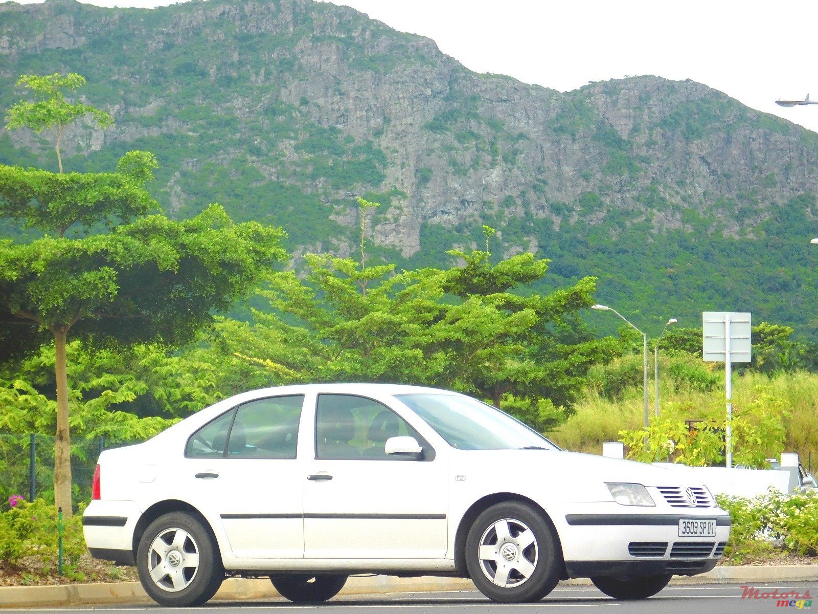 2001' Volkswagen Bora photo #1