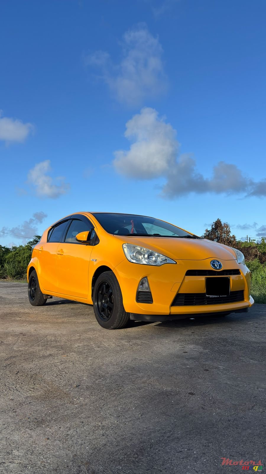 2014' Toyota Aqua photo #1