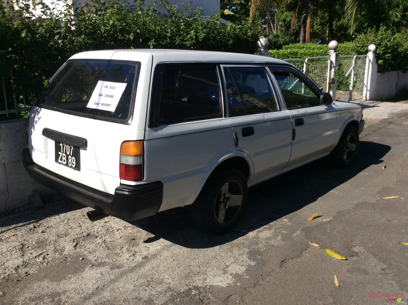 1989' Toyota photo #2