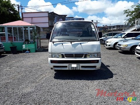 2001' Nissan Urvan Goods Vehicle photo #2