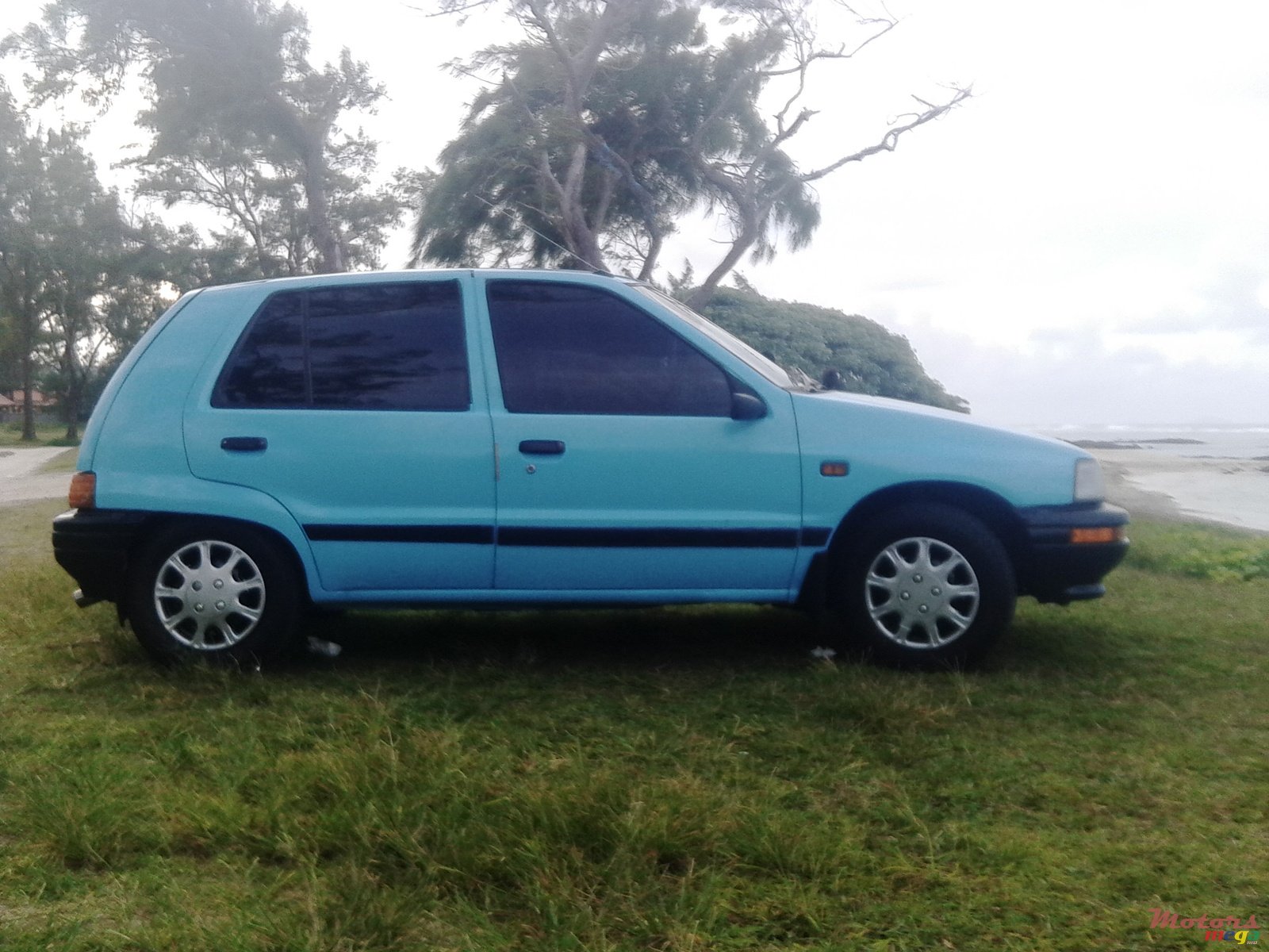 1989' Daihatsu Charade photo #2