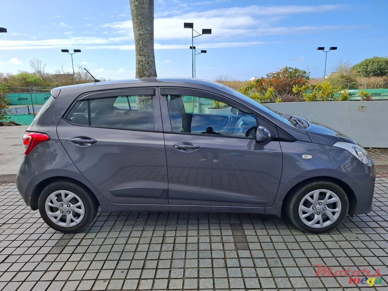 2018' Hyundai i10 photo #1