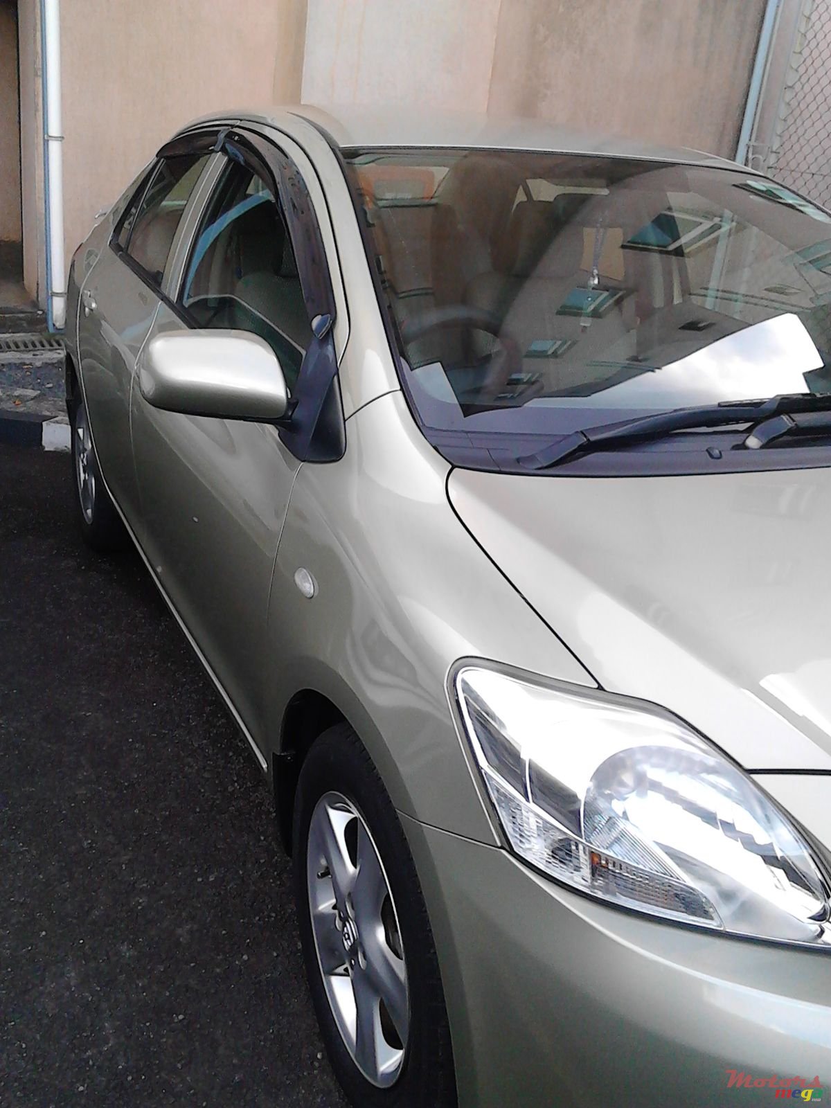 2007' Toyota Yaris photo #3