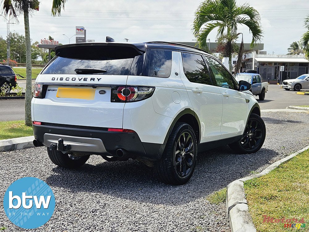 2019' Land Rover Discovery SPORT photo #4