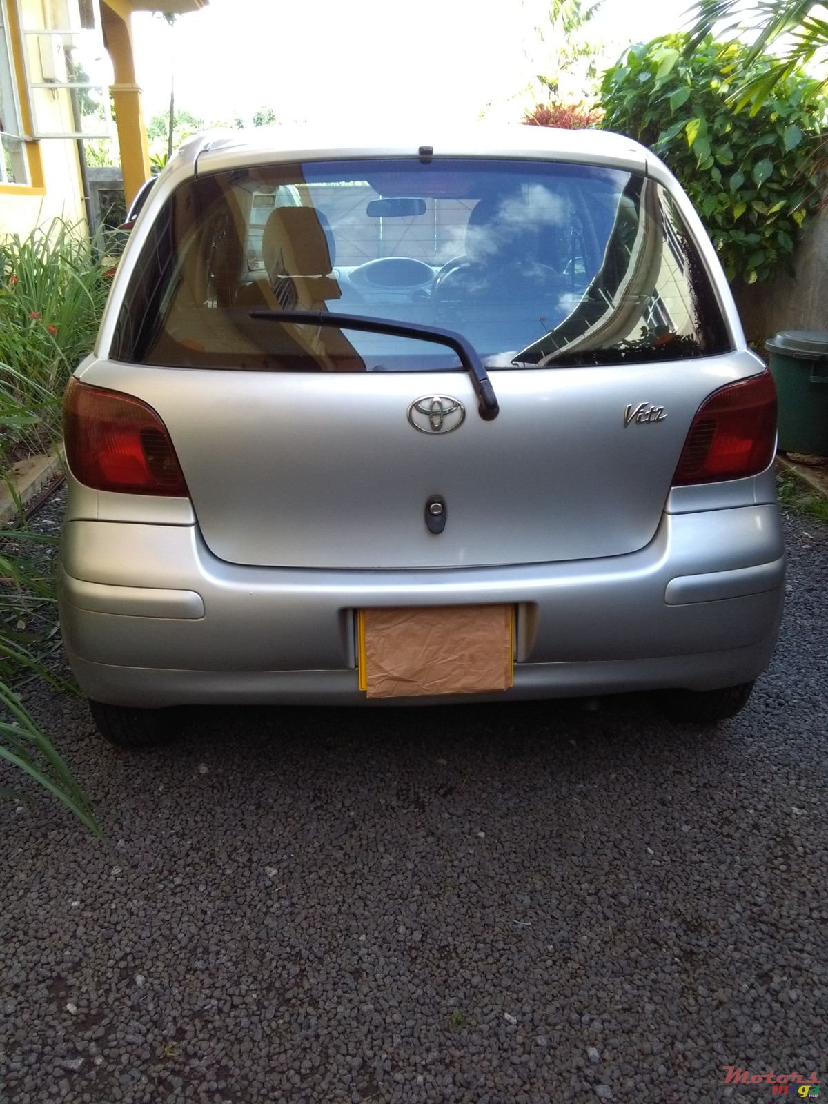 2002' Toyota Vitz photo #3