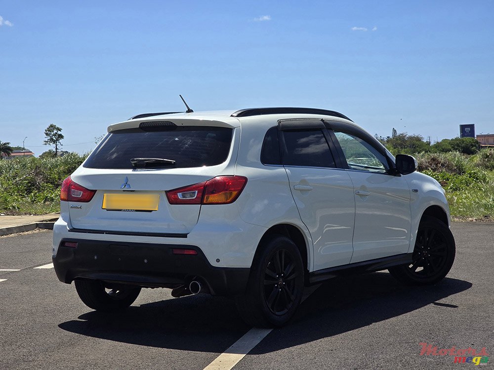 2012' Mitsubishi ASX photo #4