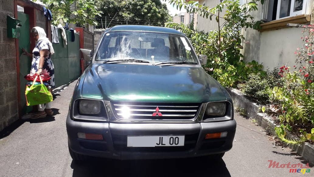 2000' Mitsubishi L 200 photo #1