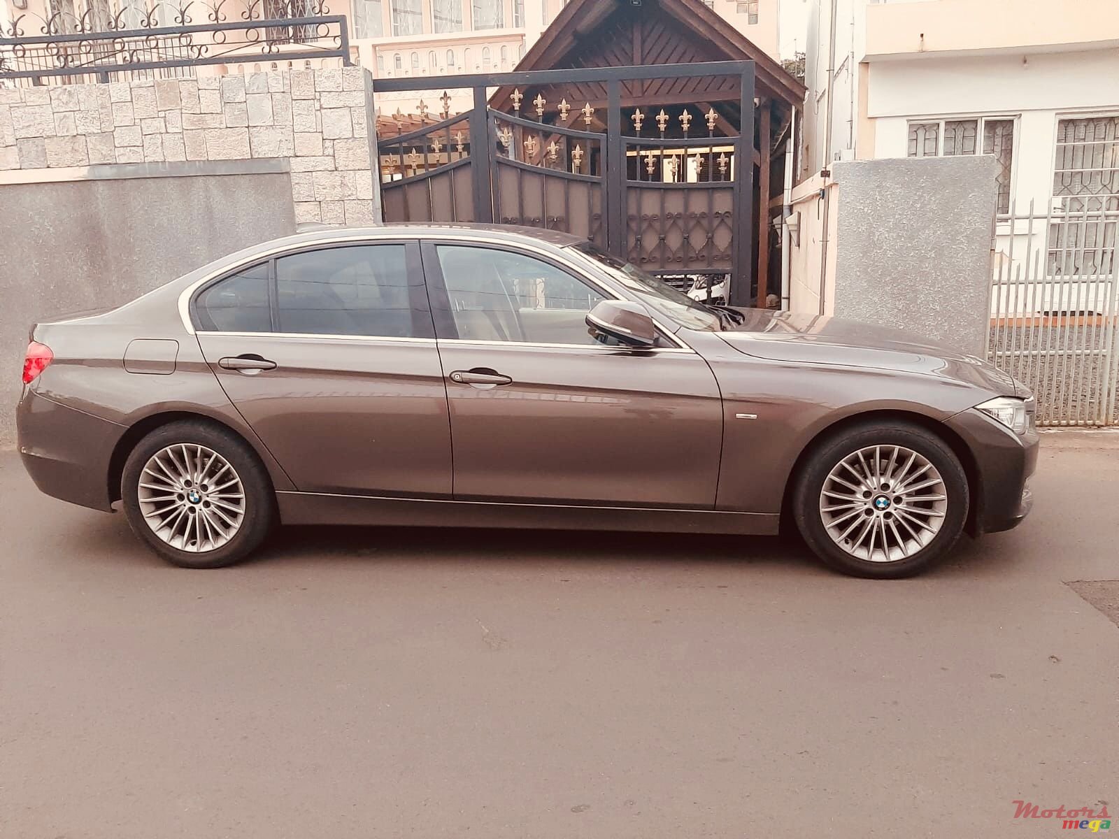 2013' BMW 316 photo #4