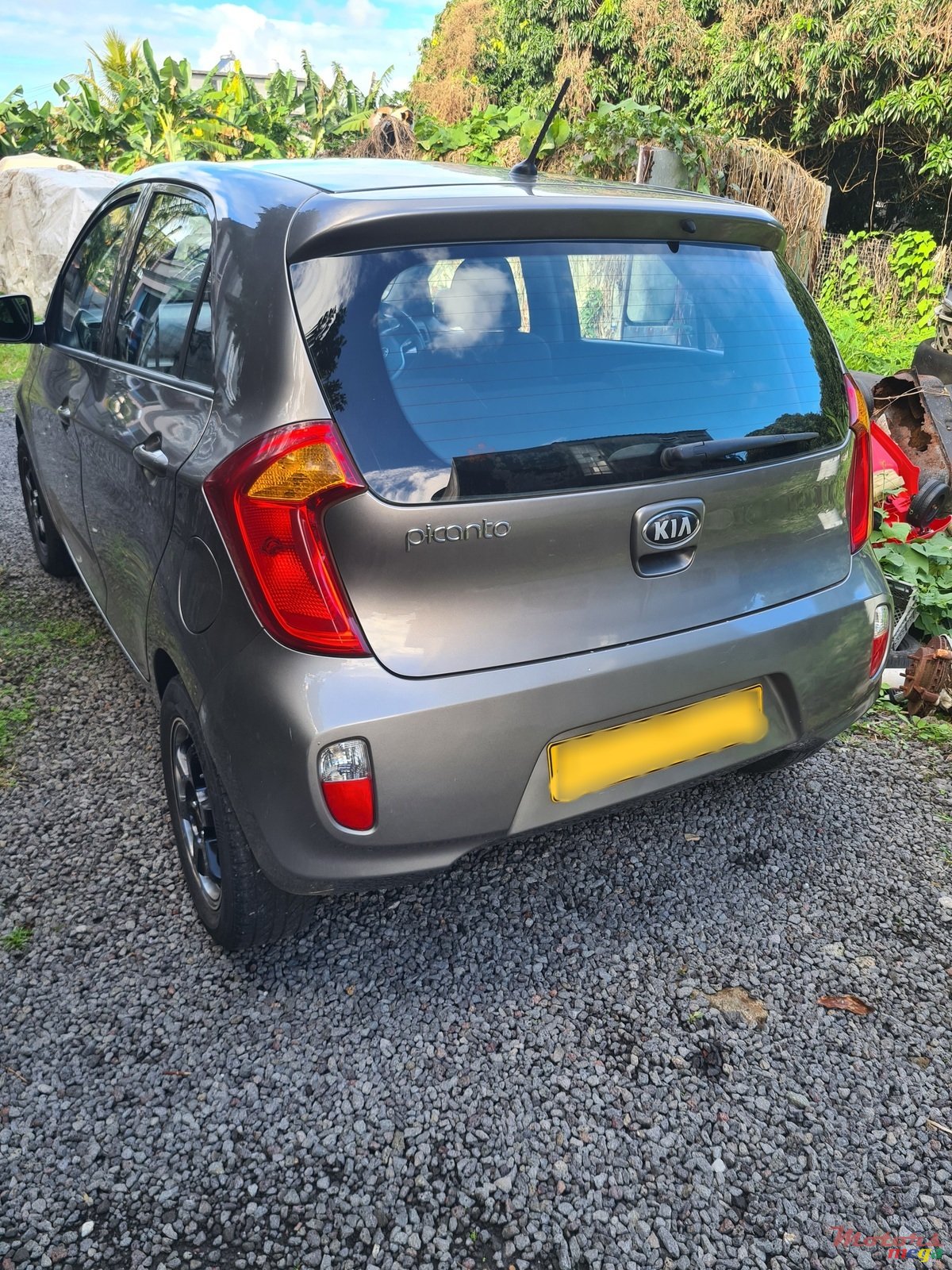 2013' Kia Picanto photo #2