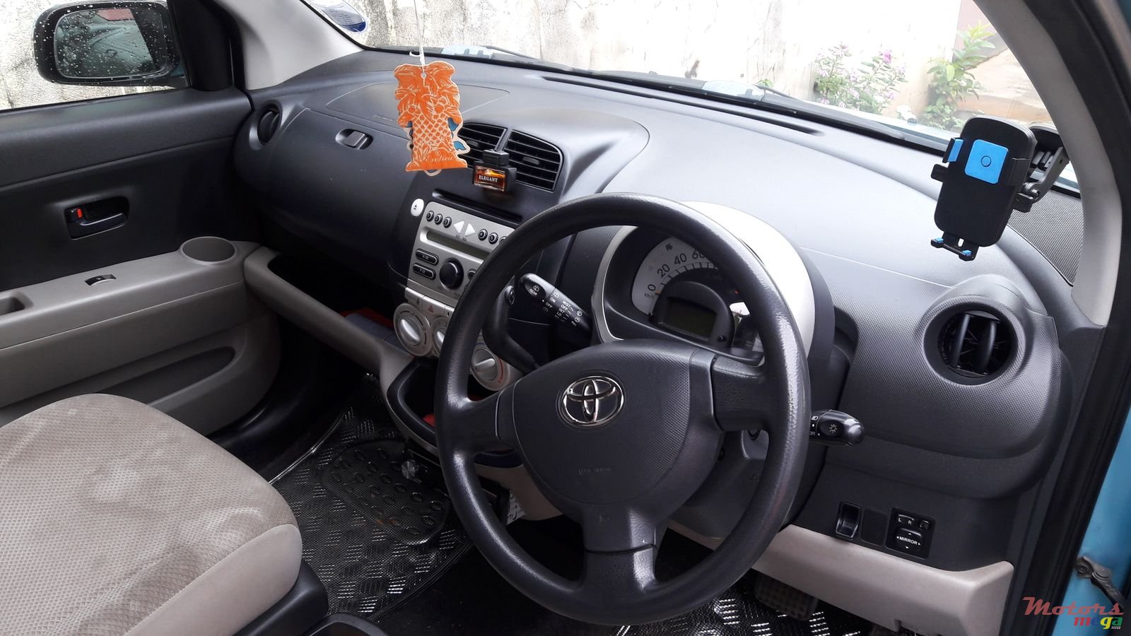 2004' Toyota Paseo photo #3