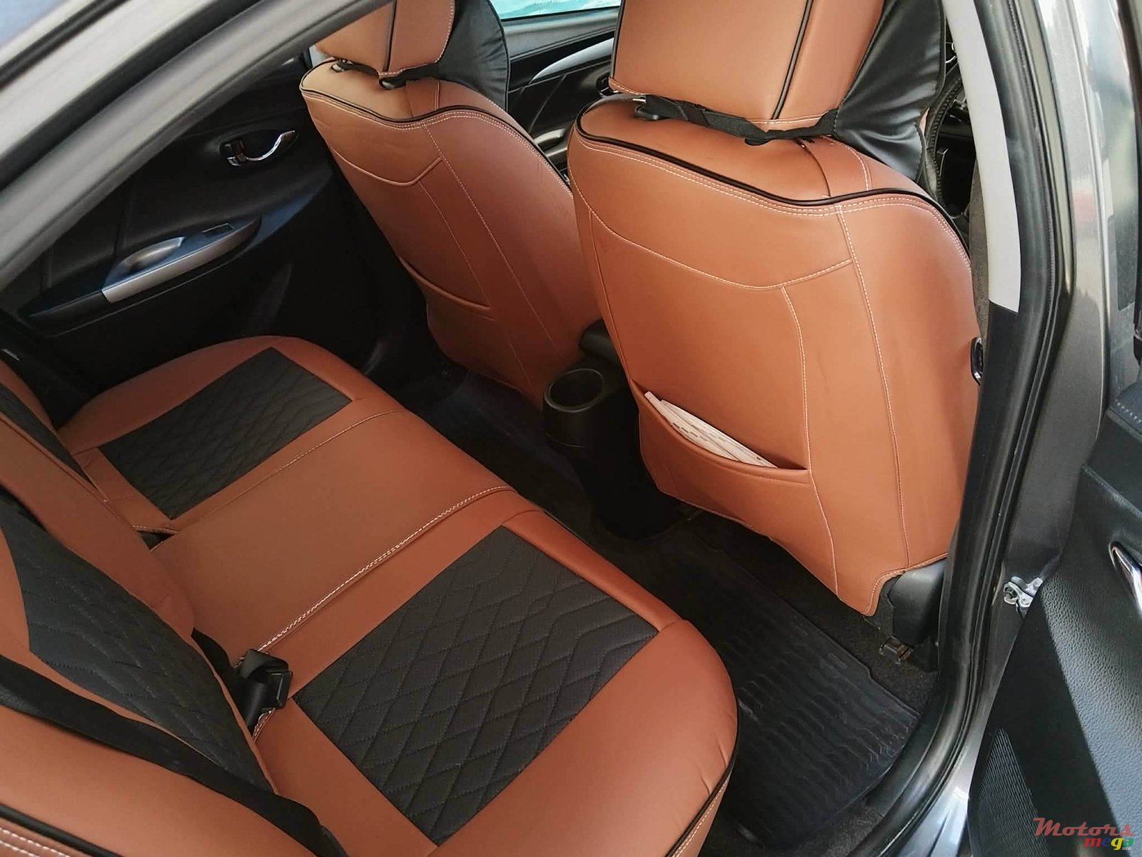 2016' Toyota Yaris Sedan photo #5