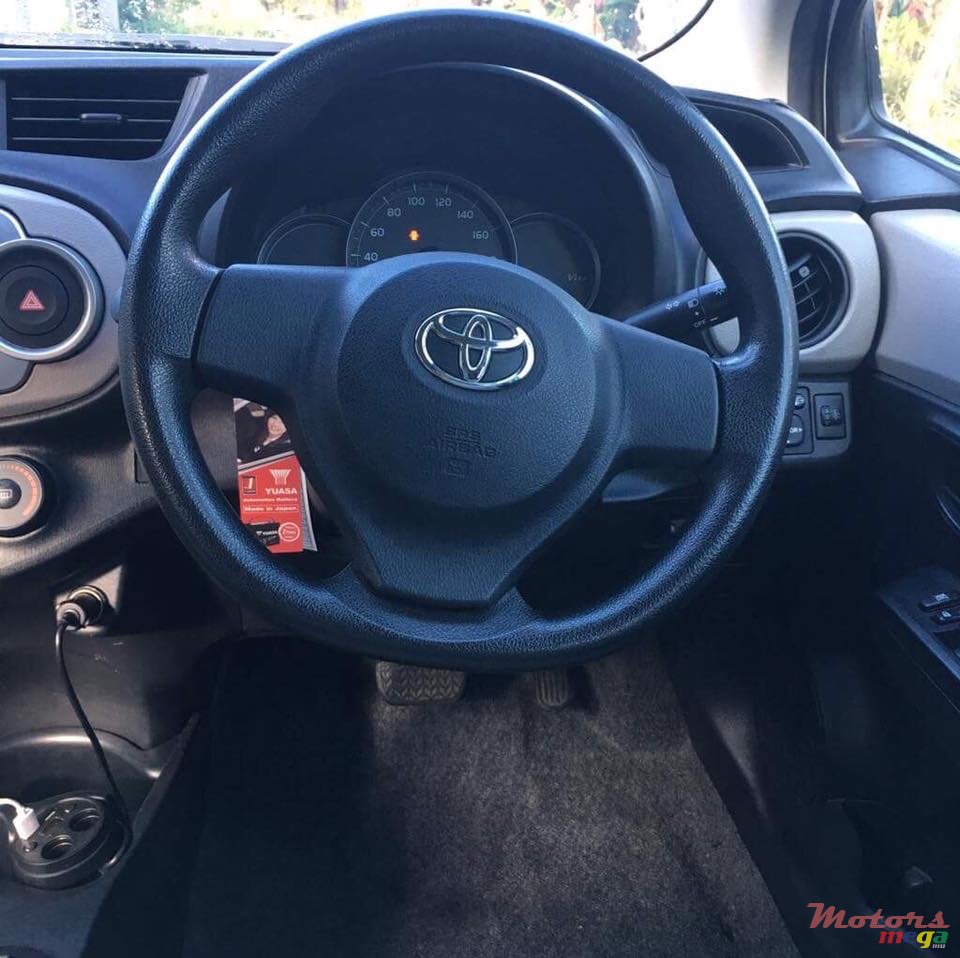 2012' Toyota Vitz None photo #5