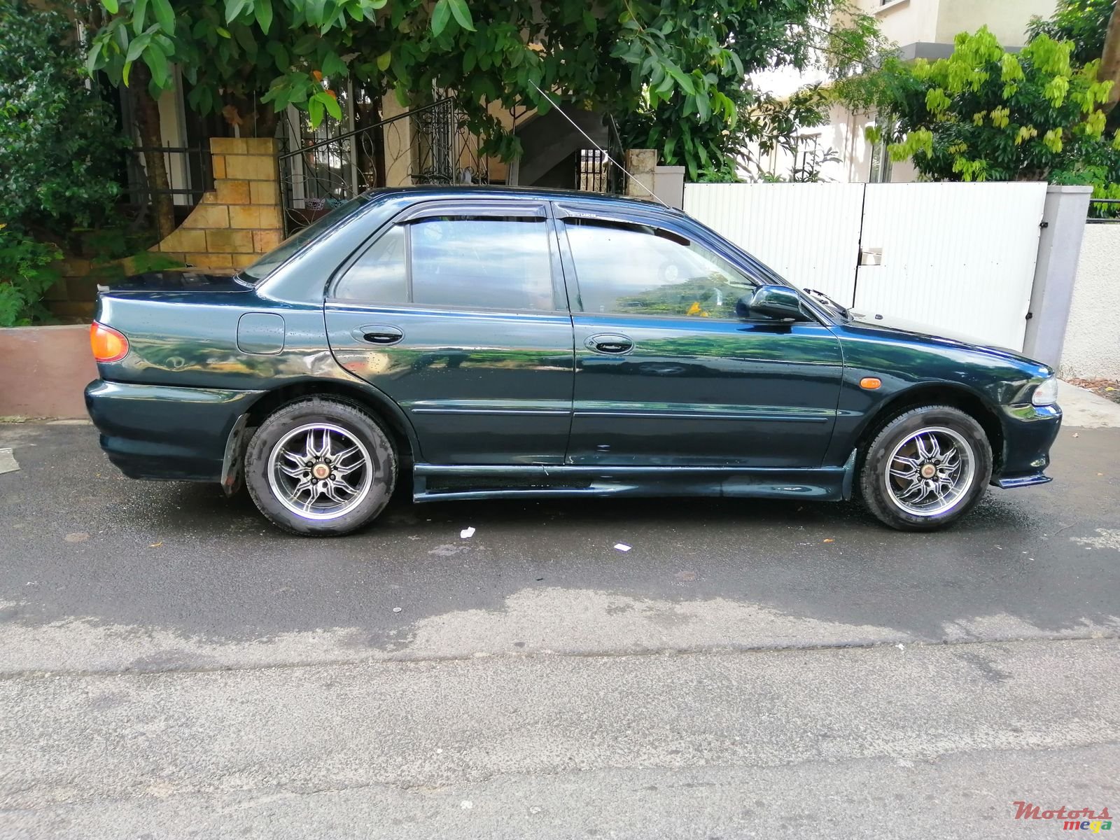 1993' Mitsubishi Lancer X photo #1