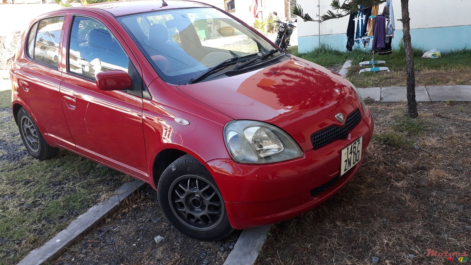 2000' Toyota Vitz photo #1