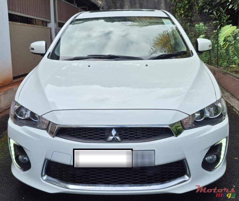 2017' Mitsubishi Lancer photo #2