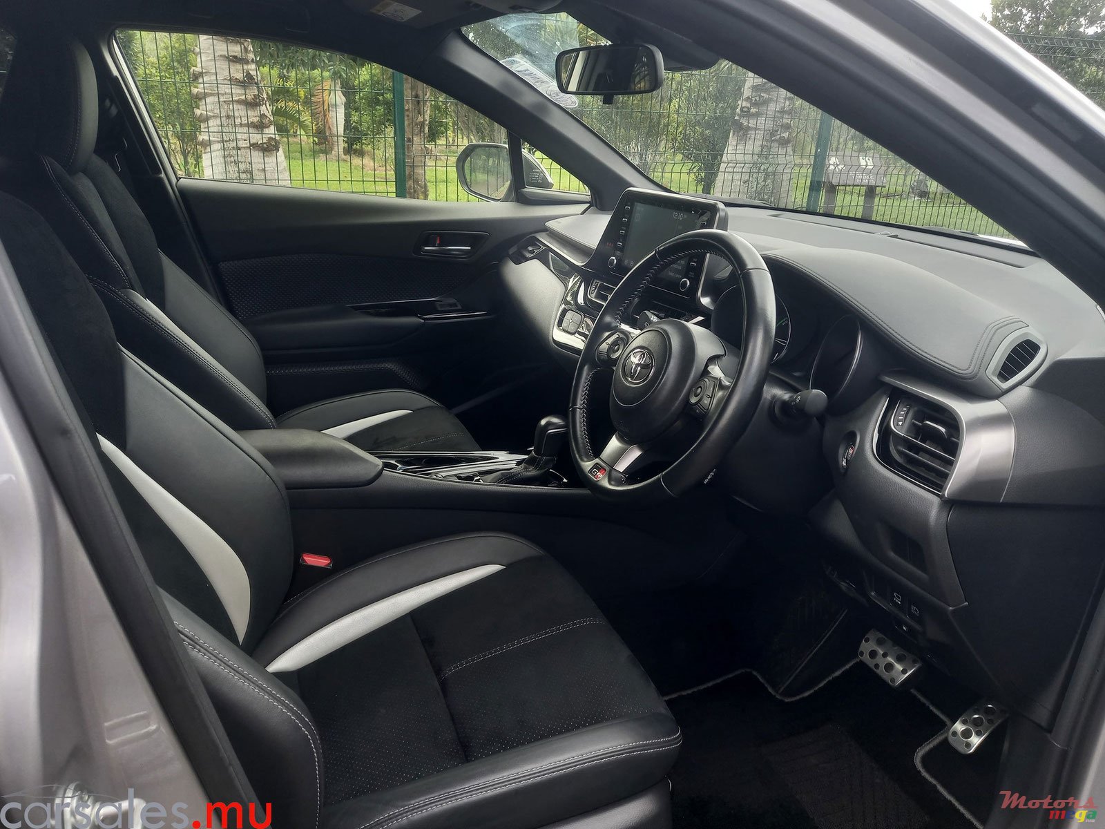 2020' Toyota C-HR GR 1.8 Hybrid photo #6