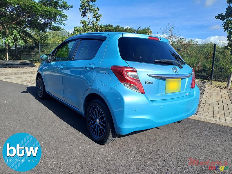 2015' Toyota Vitz photo #4