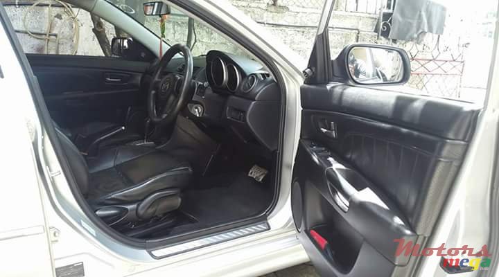 2005' Mazda photo #5