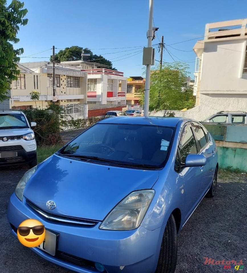 2008' Toyota Prius photo #4