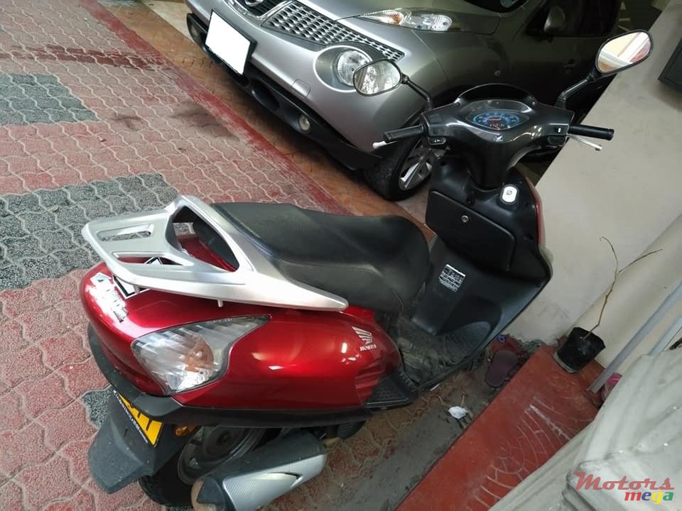 2012' Honda photo #3