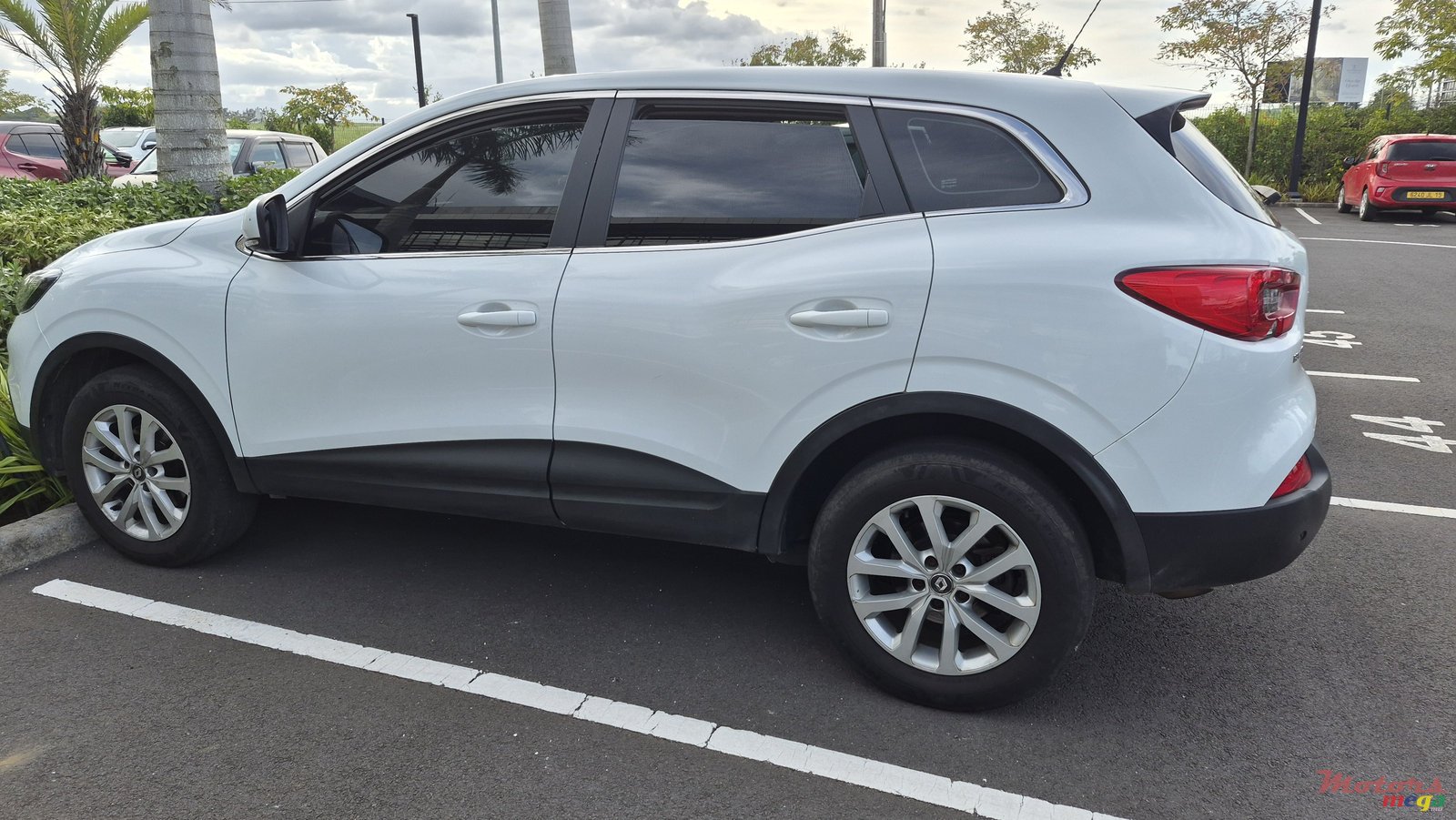 2016' Renault photo #2