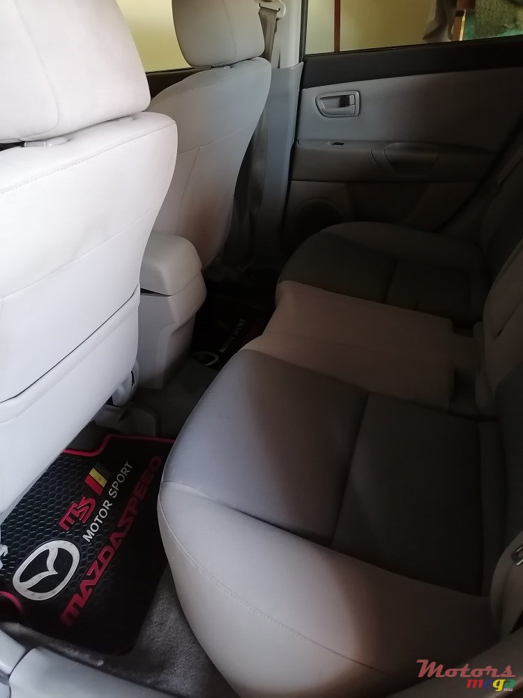 2004' Mazda 3 photo #5