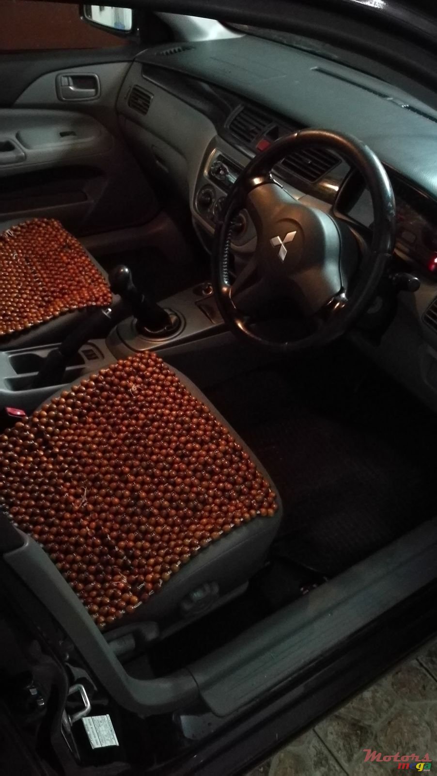 2009' Mitsubishi Lancer GLX 1.3 photo #5