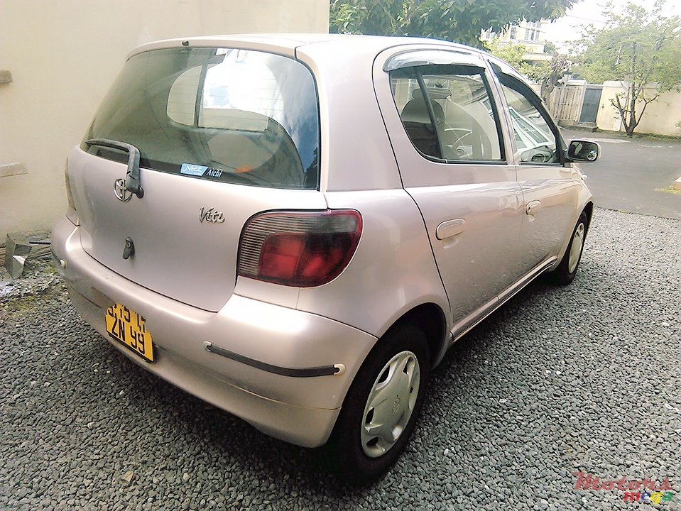 1999' Toyota photo #2