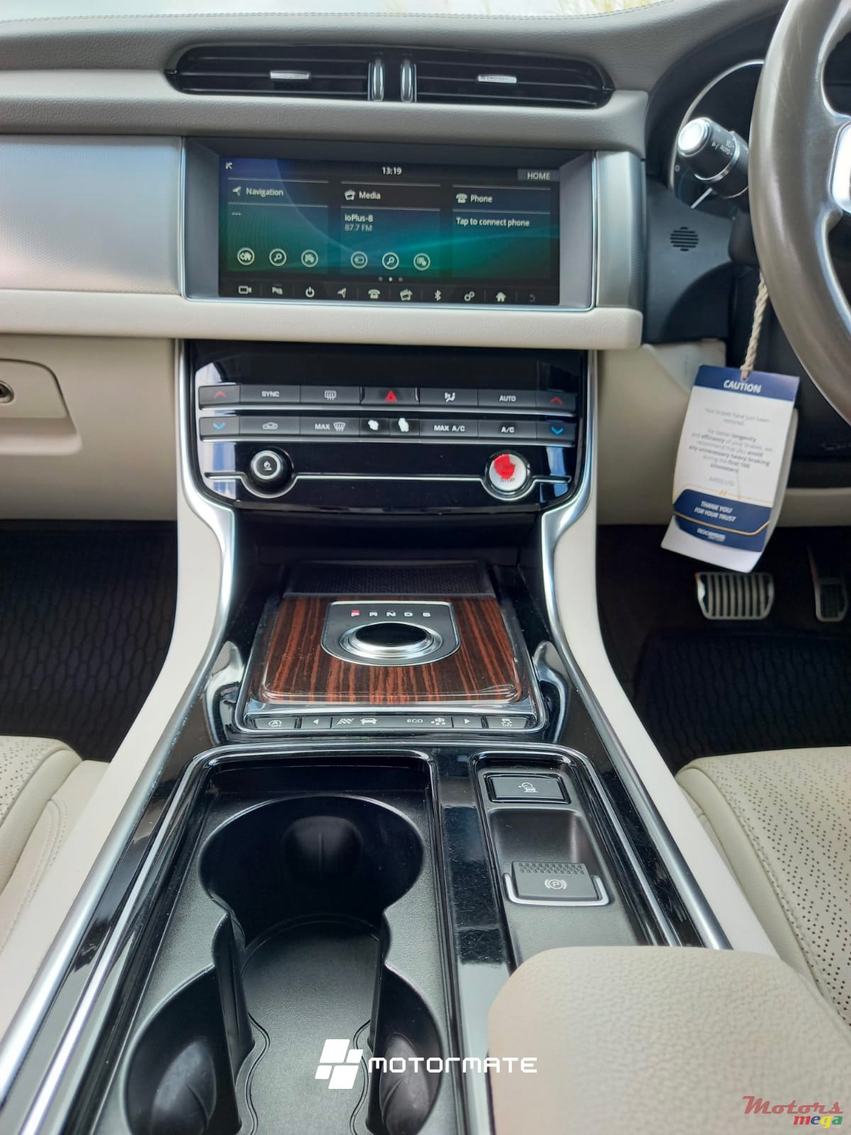 2019' Jaguar XF 25T photo #6