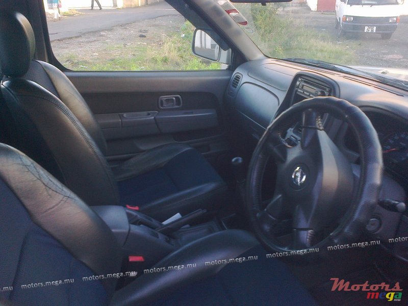 2005' Nissan PREDATOR photo #3