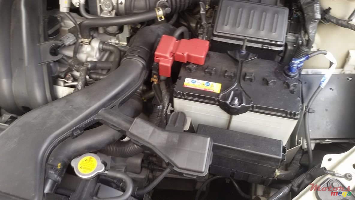 2012' Nissan Tiida photo #5