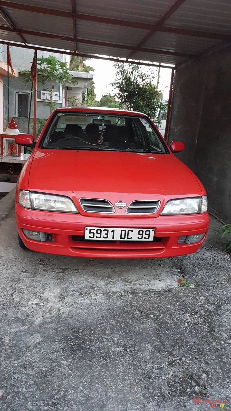 1999' Nissan Primera photo #1