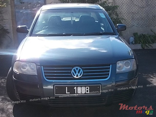 2003' Volkswagen Passat 1.9TDI photo #1
