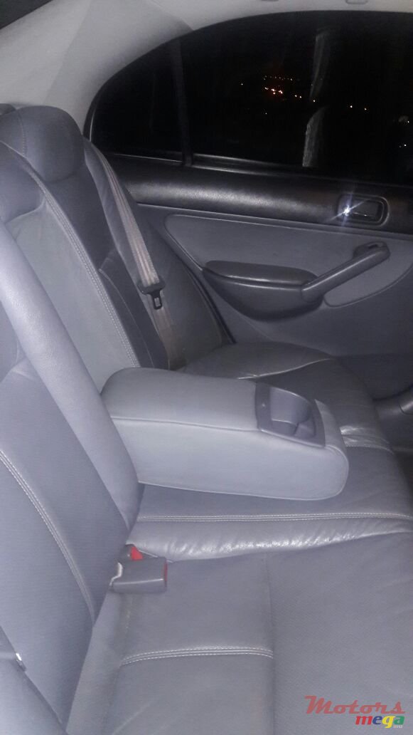 2004' Honda Civic VTEC photo #3