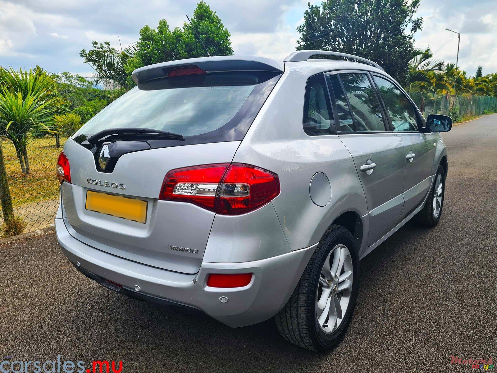 2010' Renault Koleos 2.5 AWD photo #5