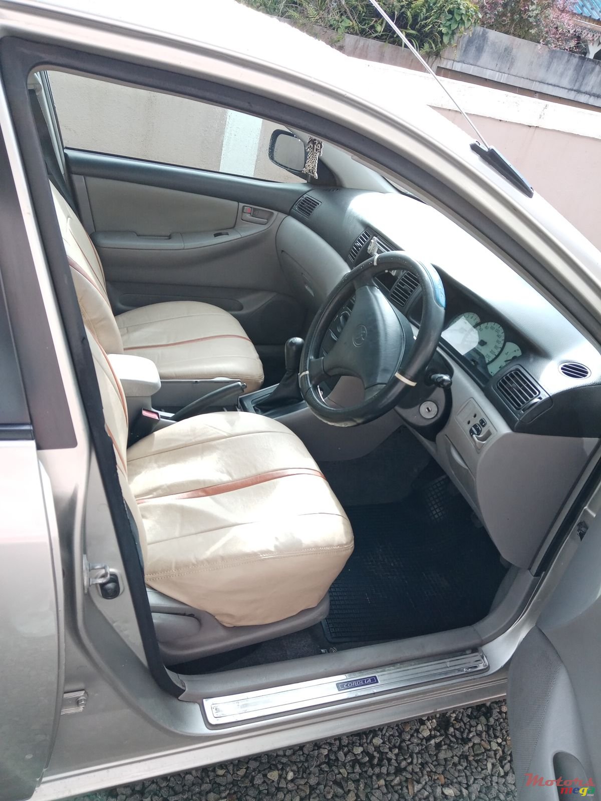 2002' Toyota Corolla photo #2