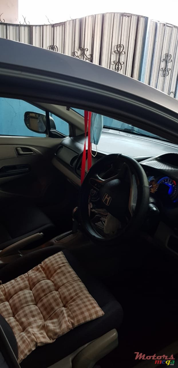 2010' Honda Insight Hybrid photo #1