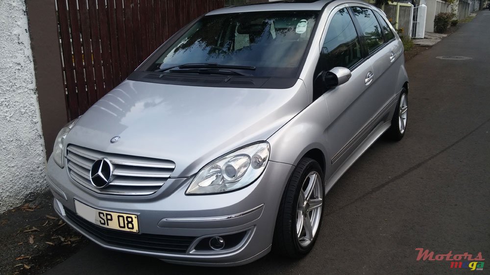 2008' Mercedes-Benz B 150 photo #1