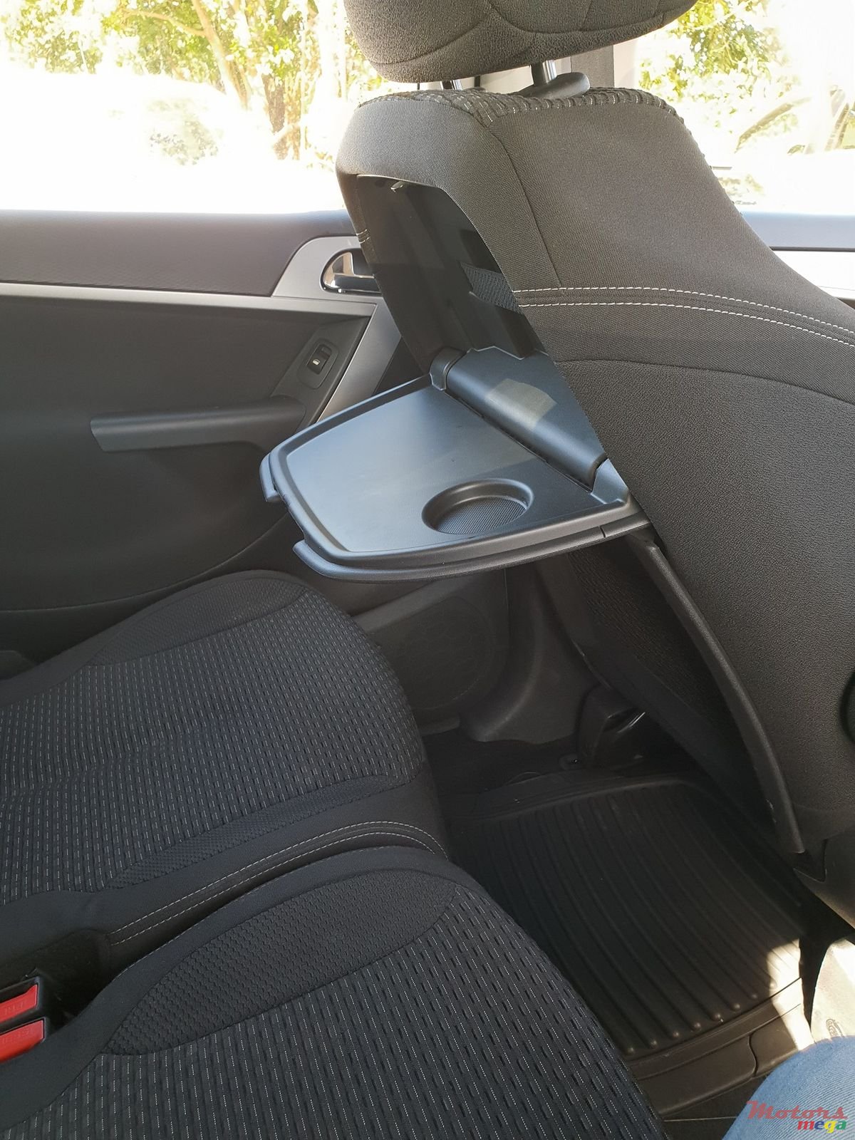 2012' Citroen C4 Picasso photo #6