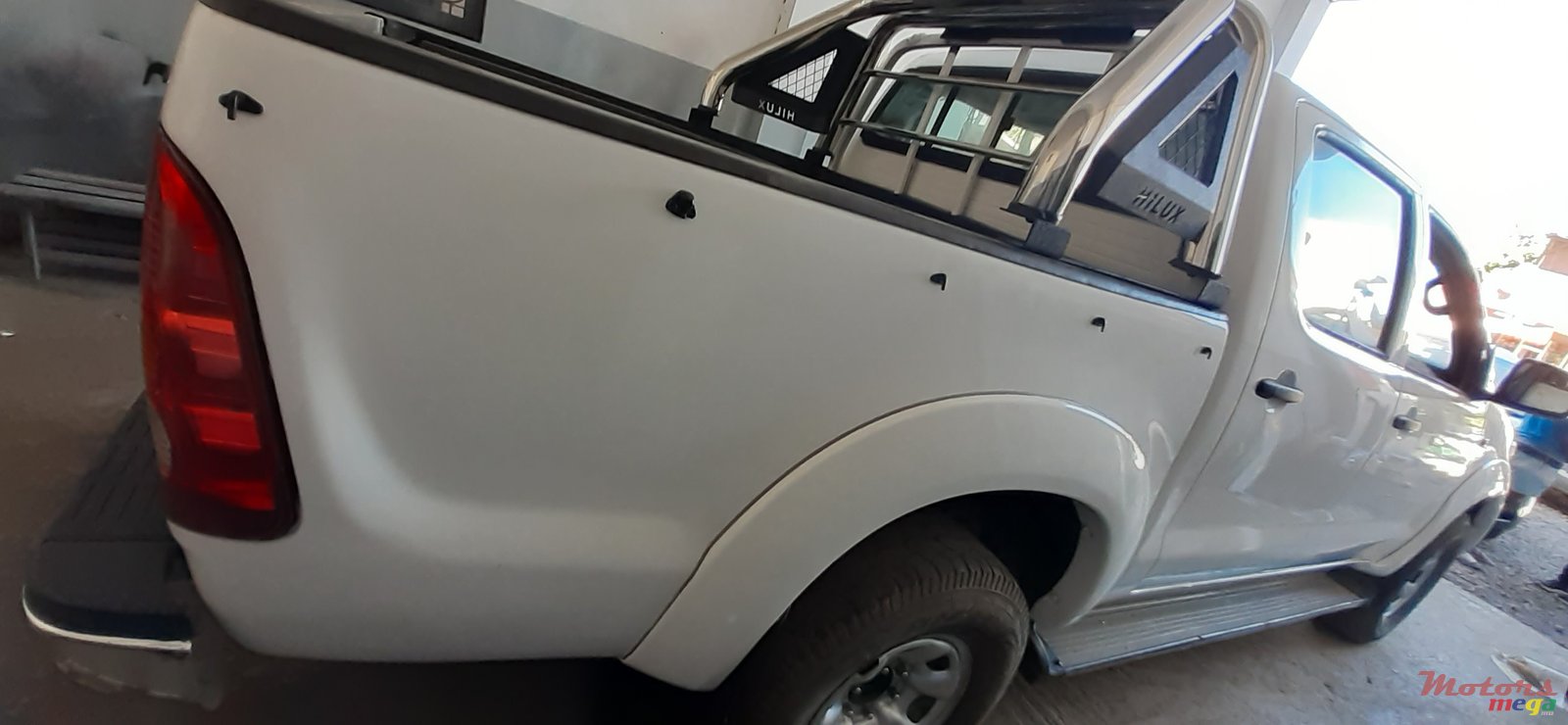 2008' Toyota Hilux photo #2