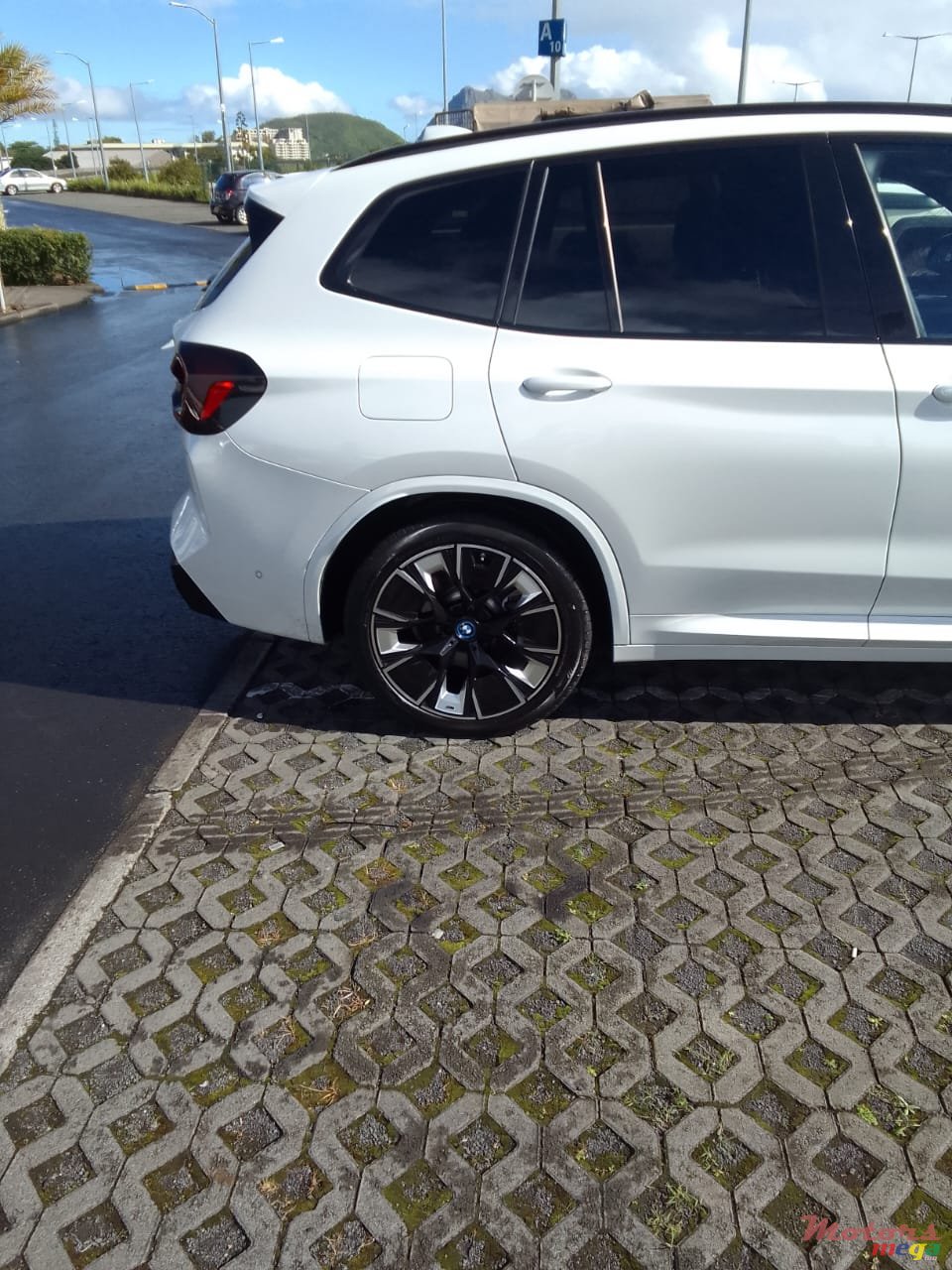 2022' BMW iX3 photo #6