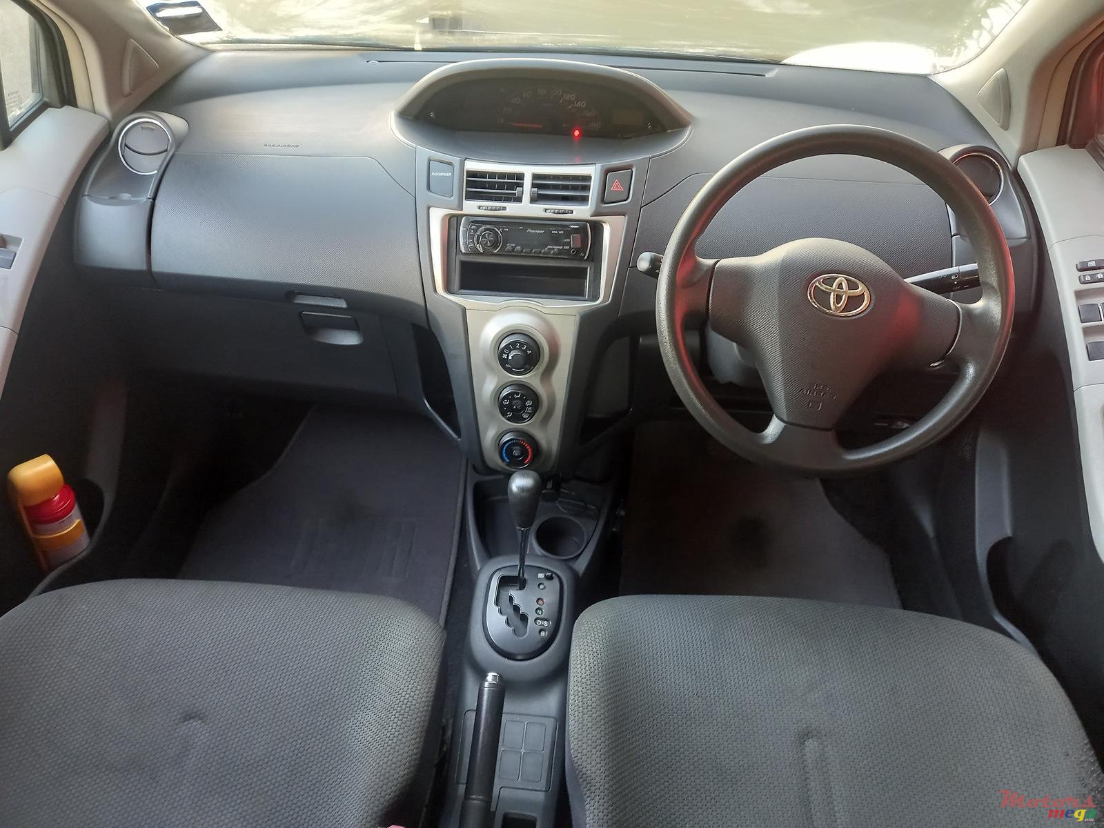 2010' Toyota Vitz photo #5