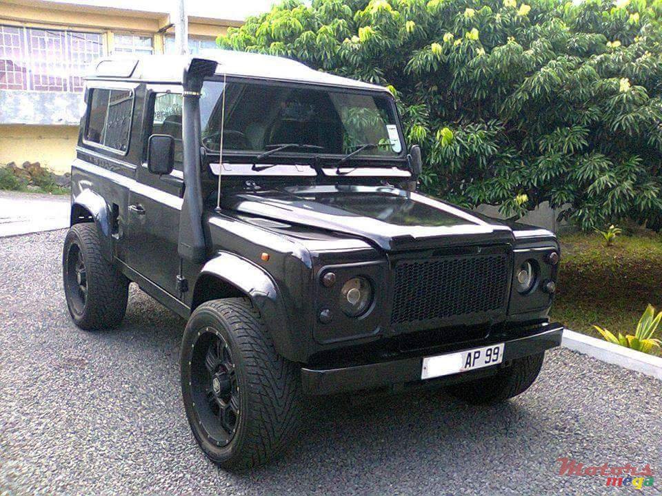 1999' Land Rover Defender 90 photo #1