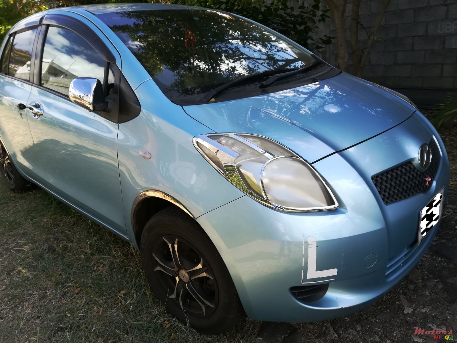 2007' Toyota Vitz photo #6