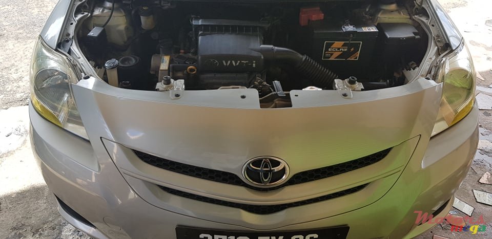 2006' Toyota Belta photo #3