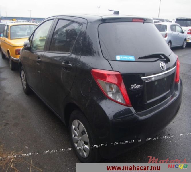 2011' Toyota Vitz photo #2