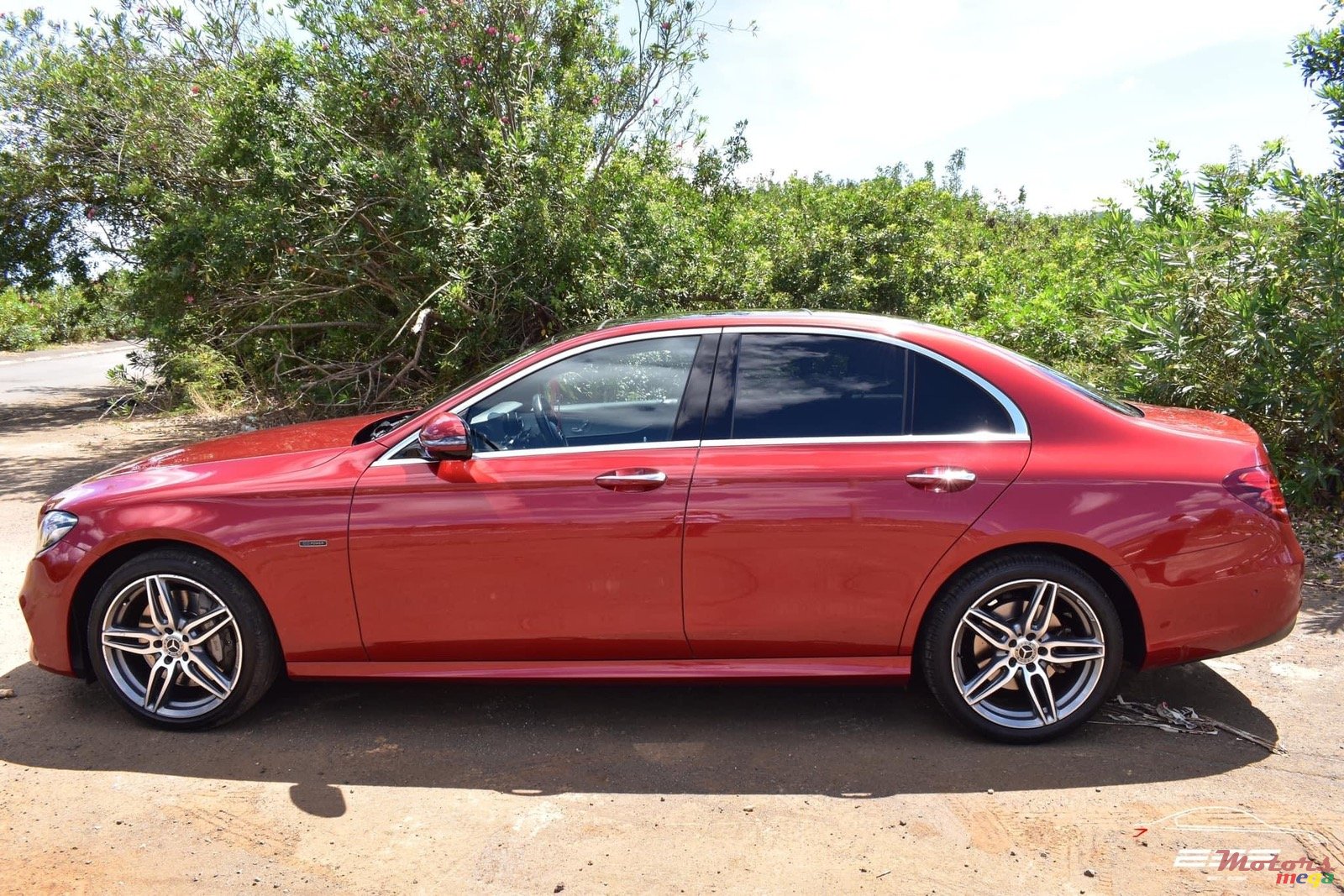 2018' Mercedes-Benz E-Class E350E Hybrid photo #3