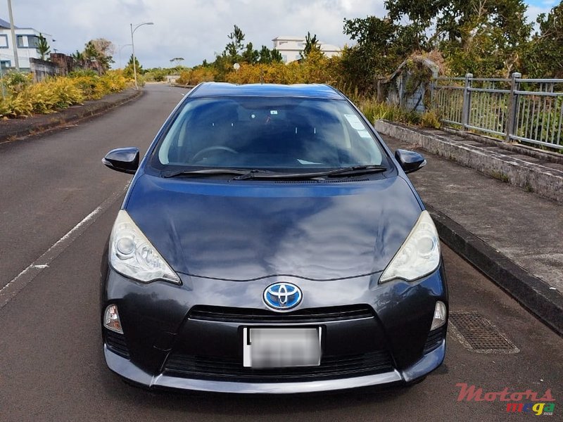 2014' Toyota Aqua new hybrid battery photo #3