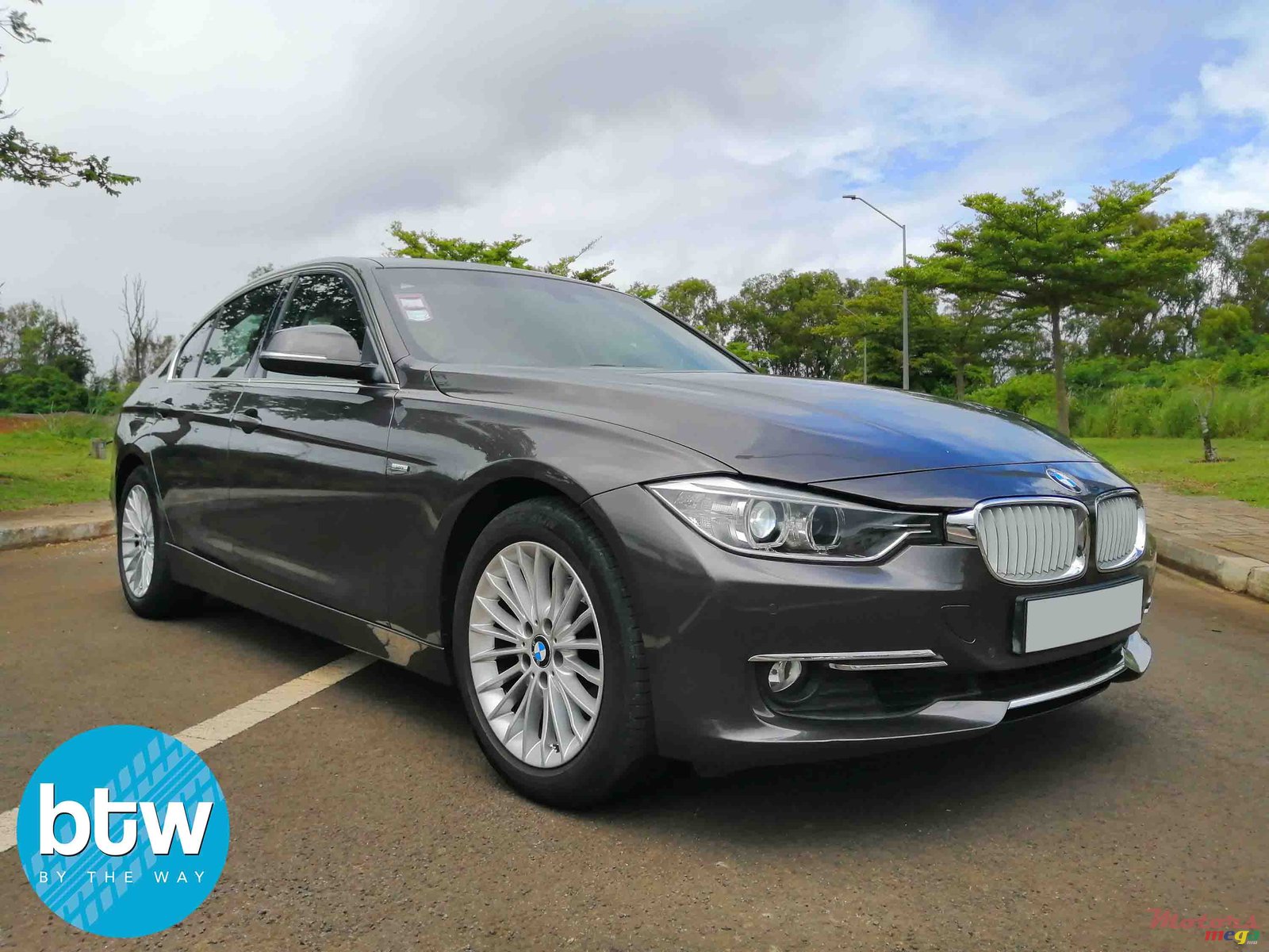 2012' BMW 3 Series photo #1