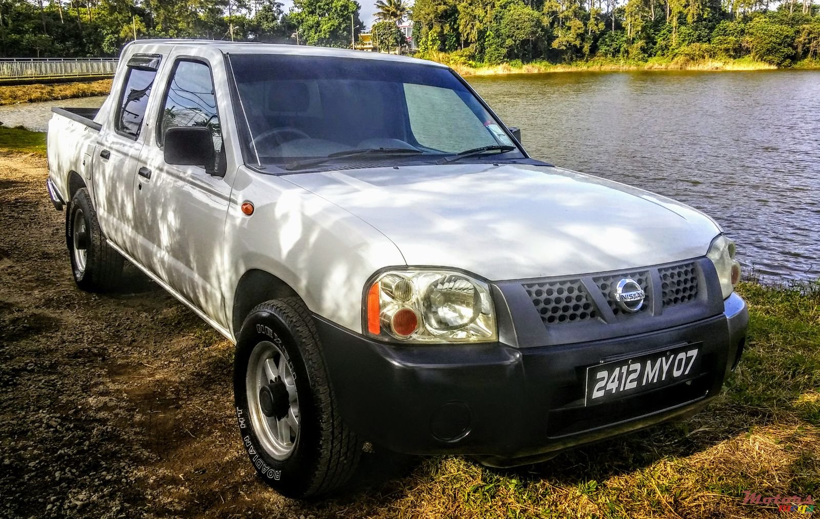2007' Nissan Navara 2.7D Japan photo #1